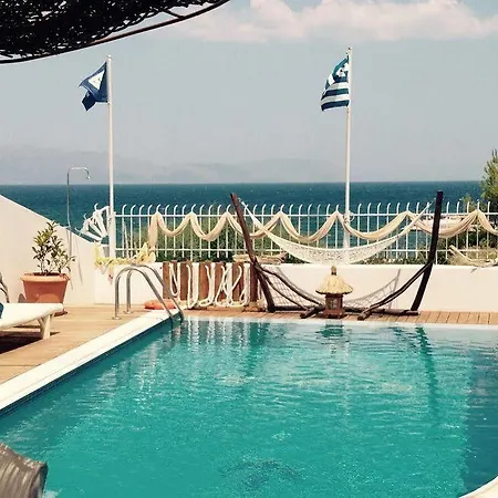 Castri Village Hotel 4*